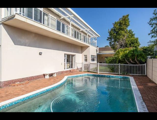 5 BEDROOM HOUSE FOR SALE IN CONSTANTIA